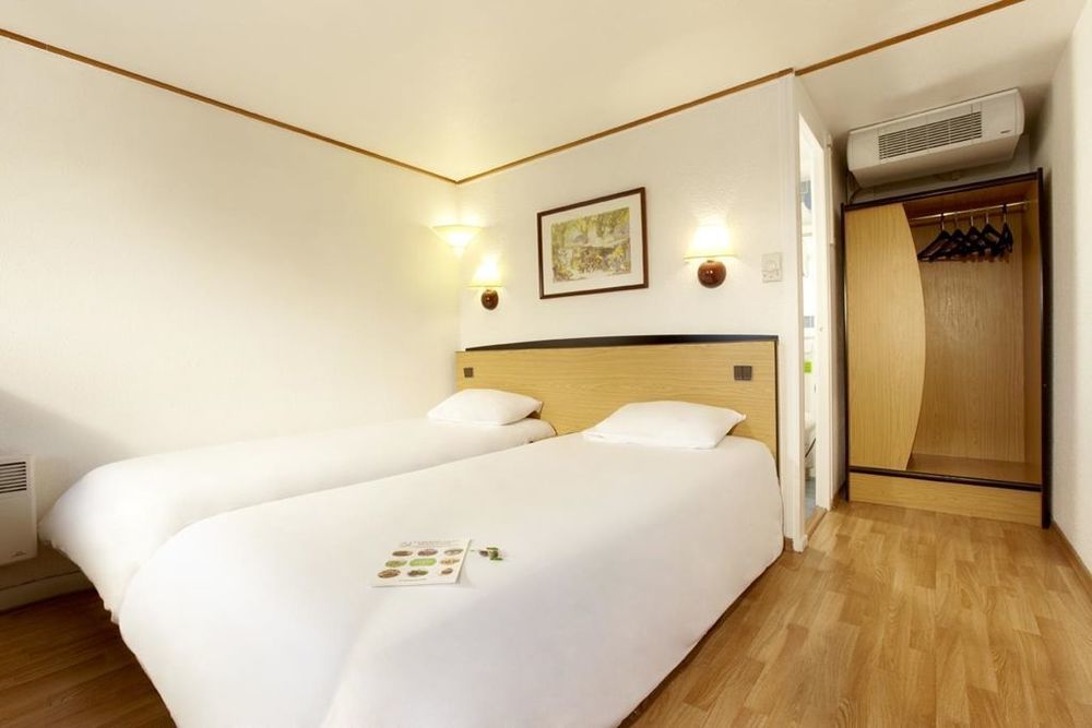 Campanile Avallon Sauvigny-le-Bois Kamer foto